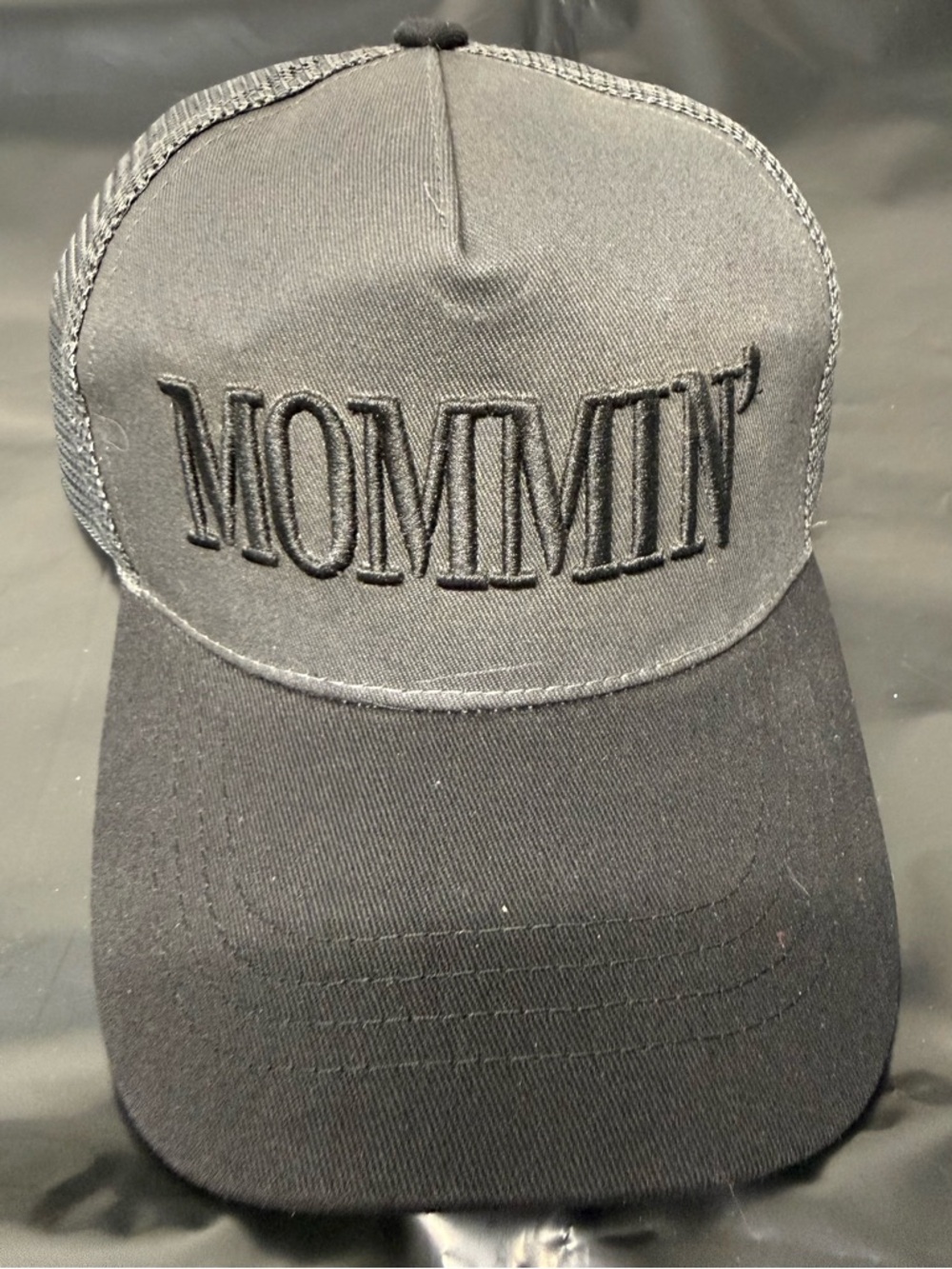 Black MOMMIN' Embroidered Trucker Hat